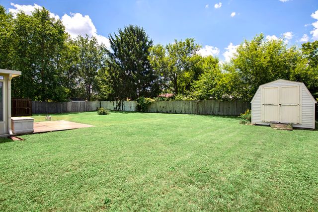 206 Dove Park, Versailles, KY 40383
