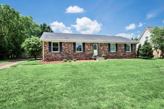 206 Dove Park, Versailles, KY 40383