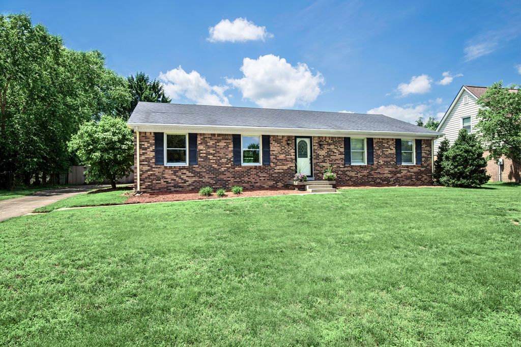 206 Dove Park, Versailles, KY 40383
