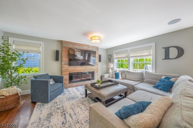 114 Coleman Ave, Chatham Boro, NJ 07928