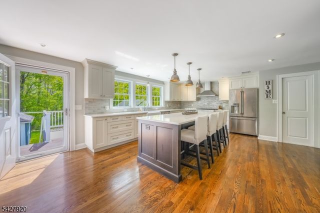 114 Coleman Ave, Chatham Boro, NJ 07928