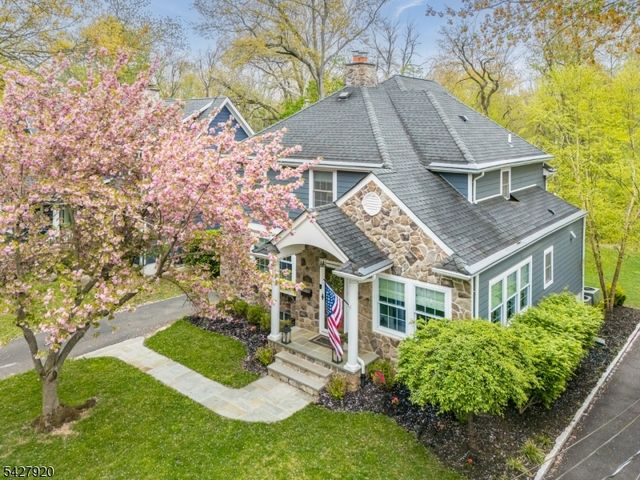 114 Coleman Ave, Chatham Boro, NJ 07928