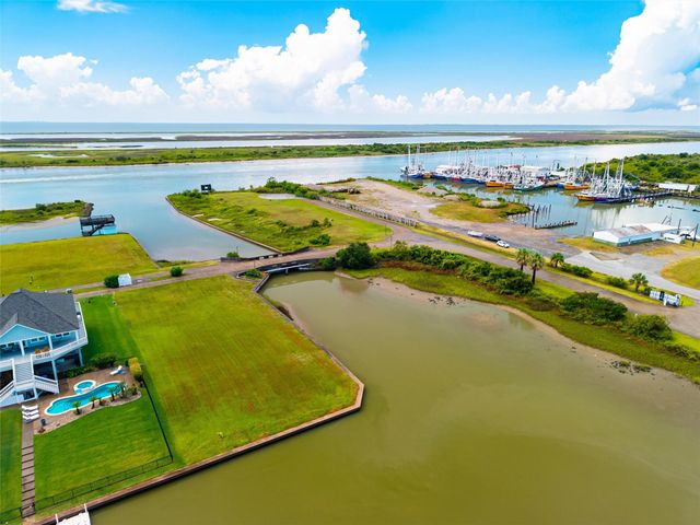 2112 Laguna Harbor Estate Boulevard, Port Bolivar, TX 77650
