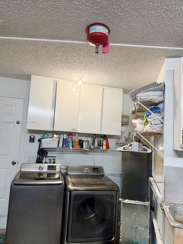 5796 SW 89th Way, Cooper City, FL 33328