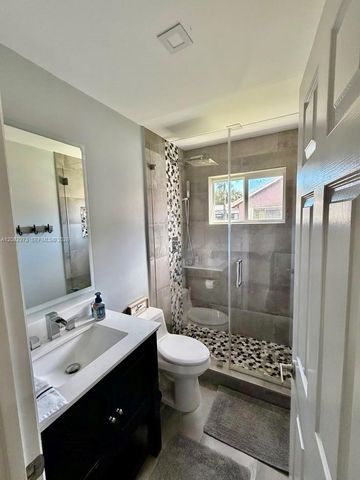 5796 SW 89th Way, Cooper City, FL 33328