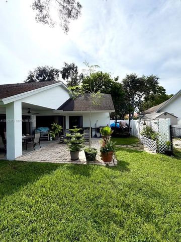 5796 SW 89th Way, Cooper City, FL 33328