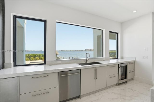 5735 Riverside Dr, Cape Coral, FL 33904