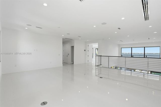 5735 Riverside Dr, Cape Coral, FL 33904