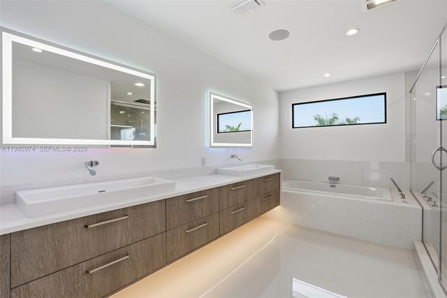 5735 Riverside Dr, Cape Coral, FL 33904