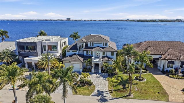 5735 Riverside Dr, Cape Coral, FL 33904