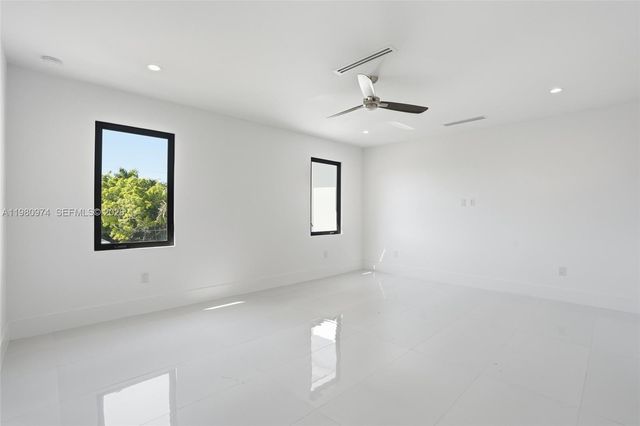 5735 Riverside Dr, Cape Coral, FL 33904