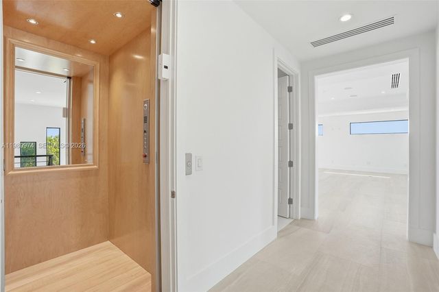 5735 Riverside Dr, Cape Coral, FL 33904