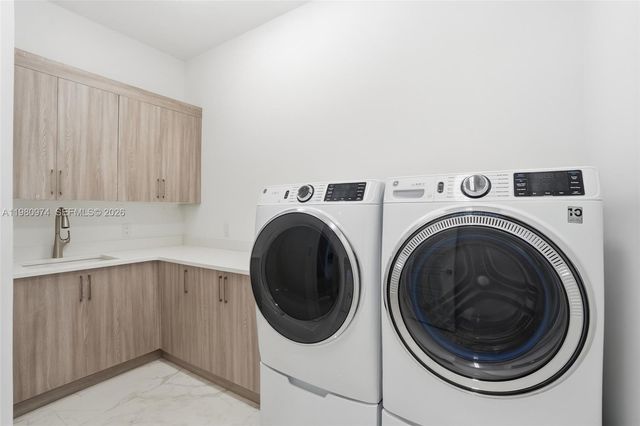 5735 Riverside Dr, Cape Coral, FL 33904