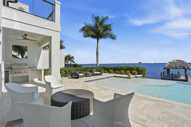 5735 Riverside Dr, Cape Coral, FL 33904