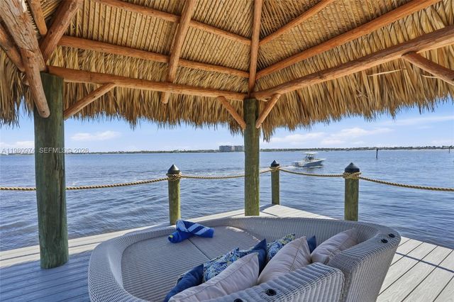 5735 Riverside Dr, Cape Coral, FL 33904