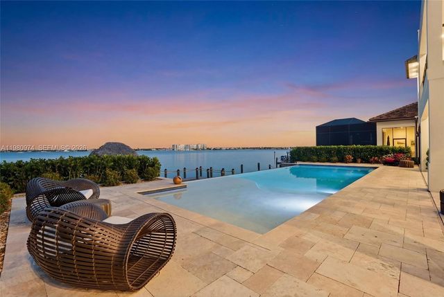 5735 Riverside Dr, Cape Coral, FL 33904