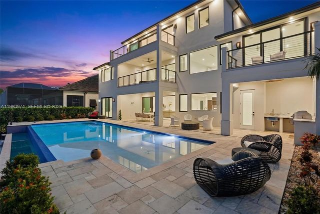 5735 Riverside Dr, Cape Coral, FL 33904