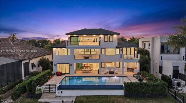 5735 Riverside Dr, Cape Coral, FL 33904