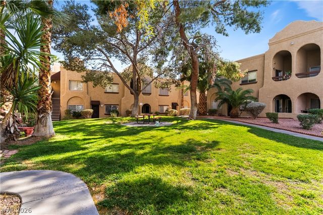 5191 Pioneer Avenue 204, Las Vegas, NV 89146