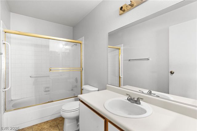 5191 Pioneer Avenue 204, Las Vegas, NV 89146