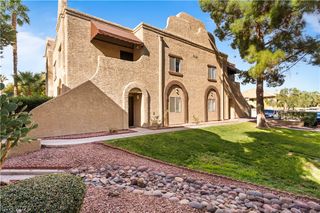 5191 Pioneer Avenue 204, Las Vegas, NV 89146