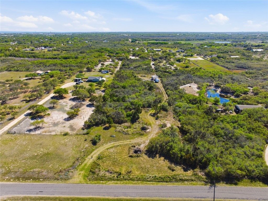 811 W Moore Ave, Aransas Pass, TX 78336 — exterior