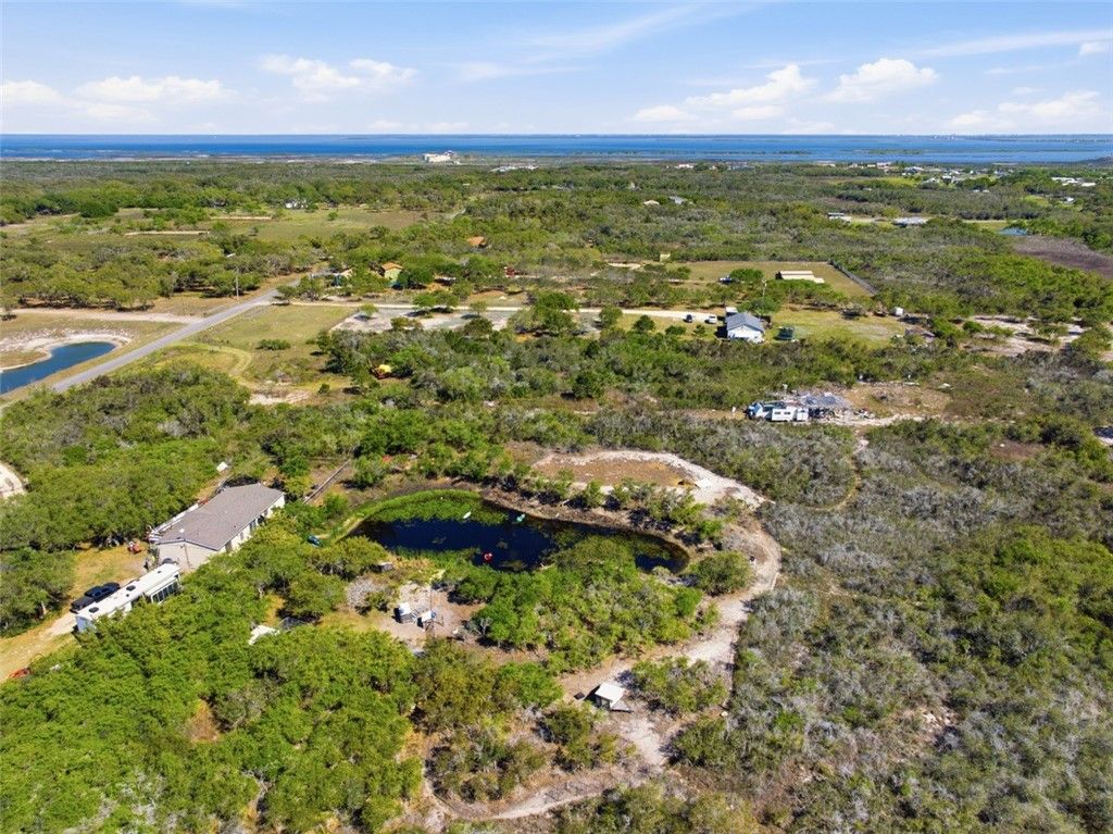 811 W Moore Ave, Aransas Pass, TX 78336 — photo 4