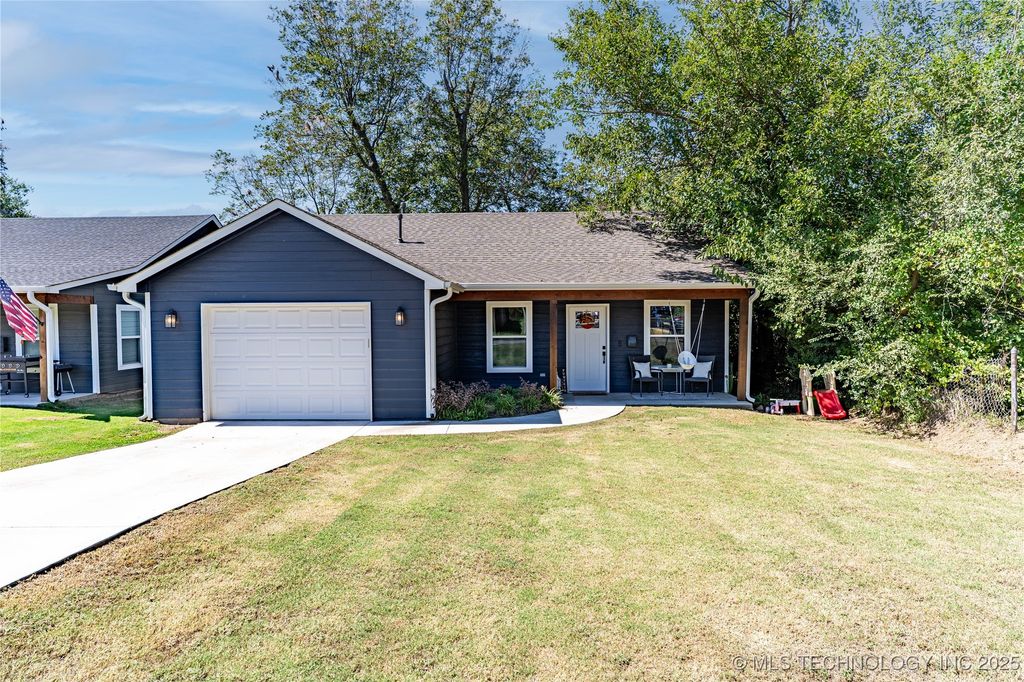 904 S Hickory Street, Bristow, OK 74010