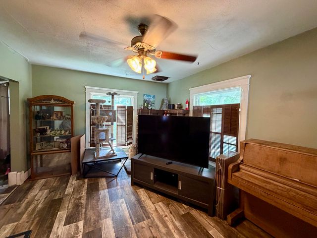 74 Bidwell Street W, Battle Creek, MI 49015