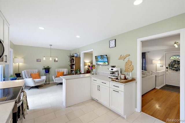 4125 Yorba Linda Boulevard, Royal Oak, MI 48073