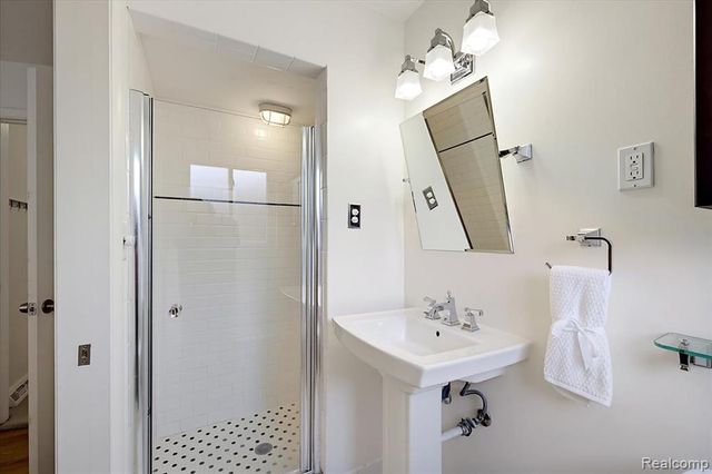 4125 Yorba Linda Boulevard, Royal Oak, MI 48073
