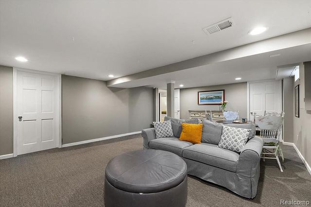 4125 Yorba Linda Boulevard, Royal Oak, MI 48073