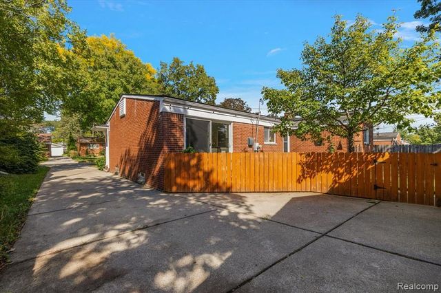 4125 Yorba Linda Boulevard, Royal Oak, MI 48073
