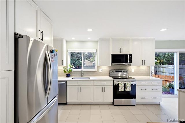 4125 Yorba Linda Boulevard, Royal Oak, MI 48073