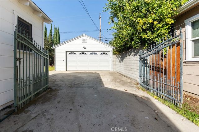 632 W I, Ontario, CA 91762