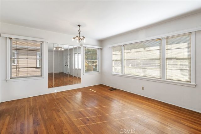 632 W I, Ontario, CA 91762