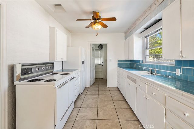 632 W I, Ontario, CA 91762