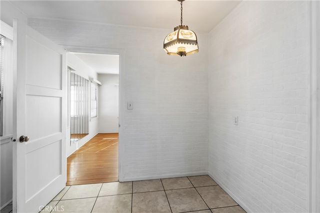 632 W I, Ontario, CA 91762