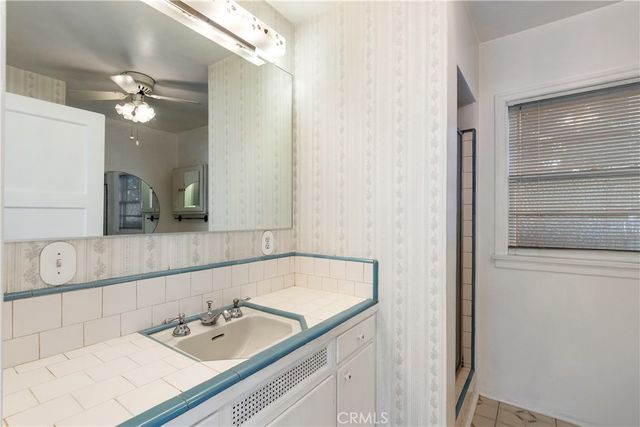 632 W I, Ontario, CA 91762