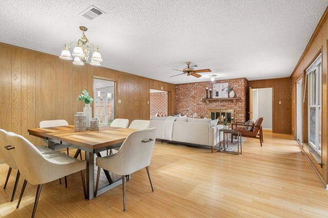 2909 Hillcrest Drive, Irving, TX 75062