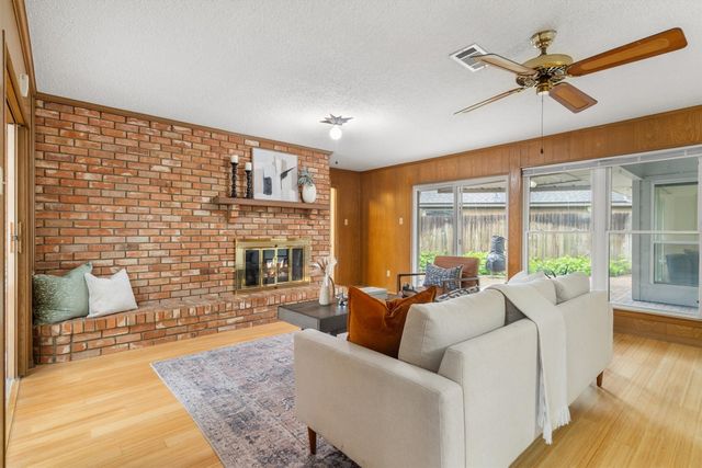 2909 Hillcrest Drive, Irving, TX 75062