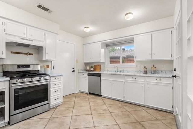 2909 Hillcrest Drive, Irving, TX 75062