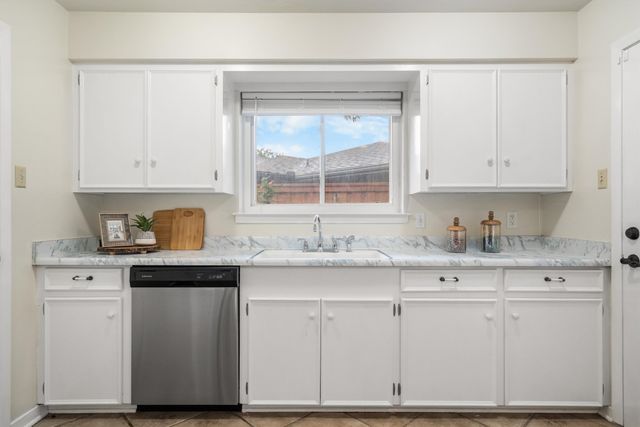 2909 Hillcrest Drive, Irving, TX 75062