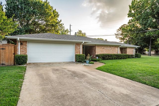 2909 Hillcrest Drive, Irving, TX 75062