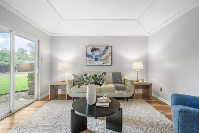 2909 Hillcrest Drive, Irving, TX 75062