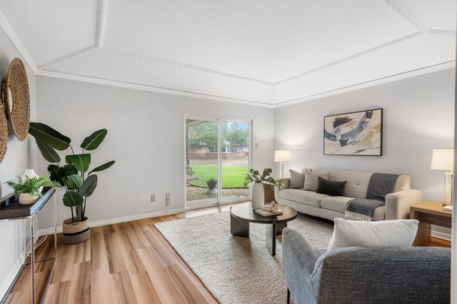 2909 Hillcrest Drive, Irving, TX 75062