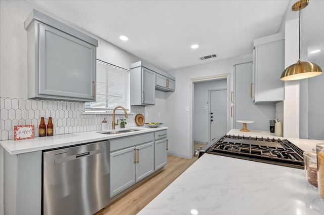 2507 Foxcroft Circle, Denton, TX 76209