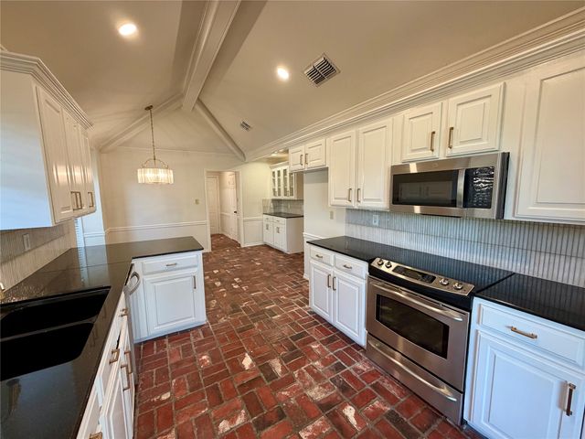 202 Norcross Street, Bossier City, LA 71111