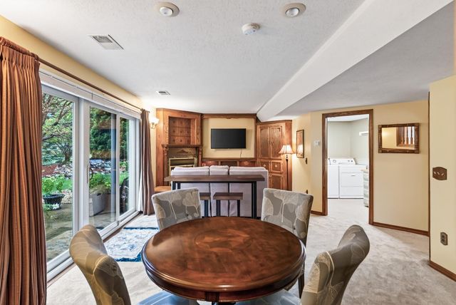 1505 Blackhawk Ridge Way, Eagan, MN 55122