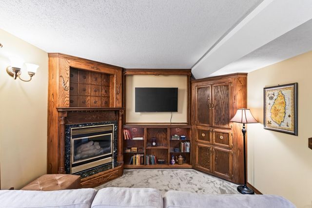 1505 Blackhawk Ridge Way, Eagan, MN 55122